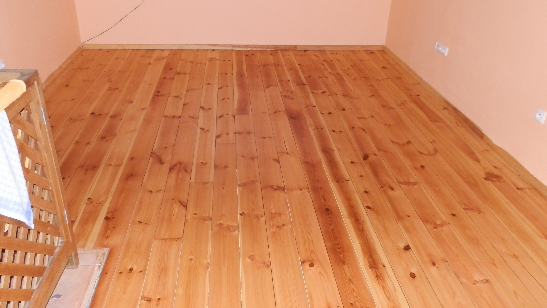 Renovace borovicové podlahy - fotografie 4