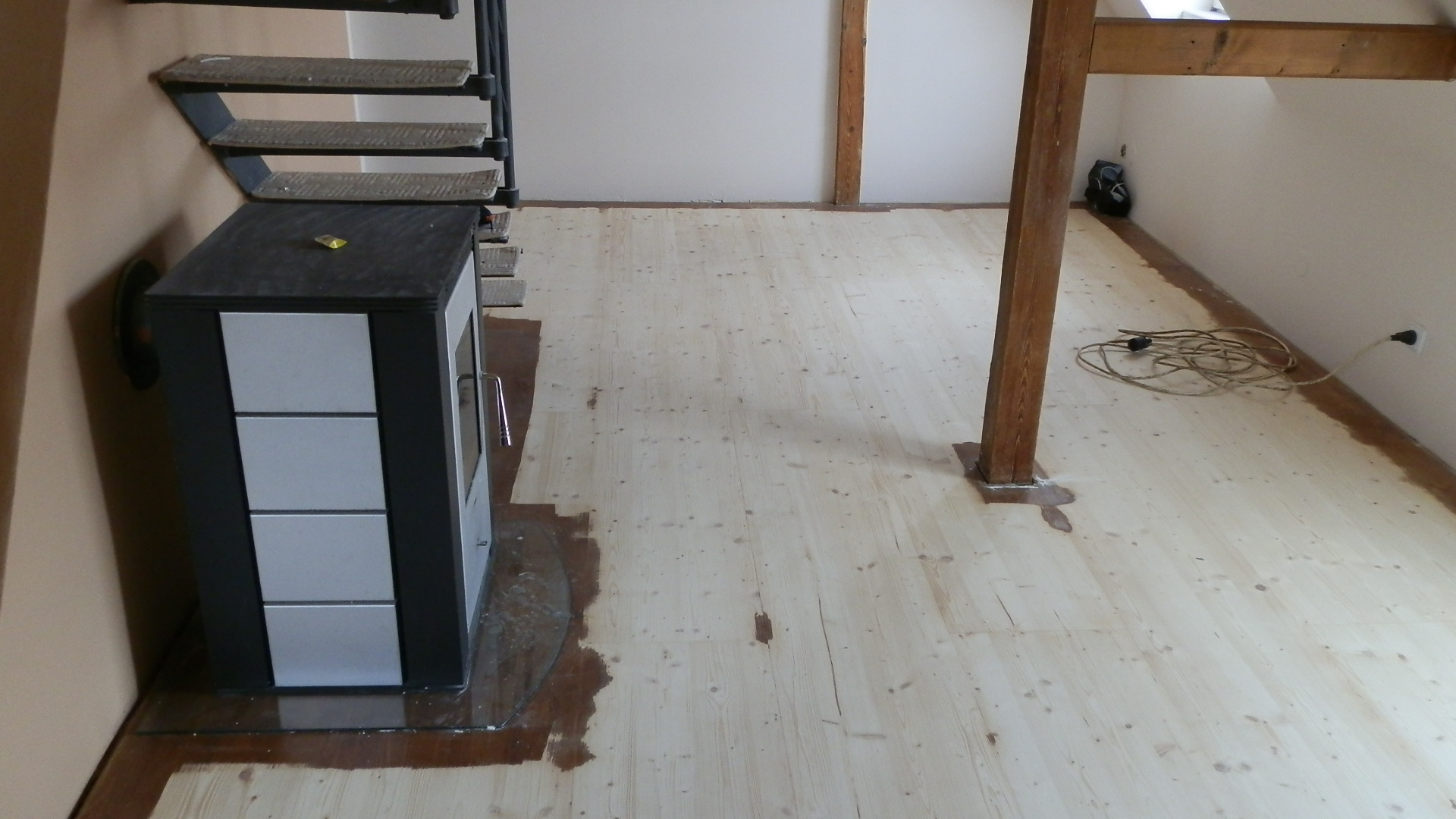 Renovace smrkové podlahy - fotografie 14