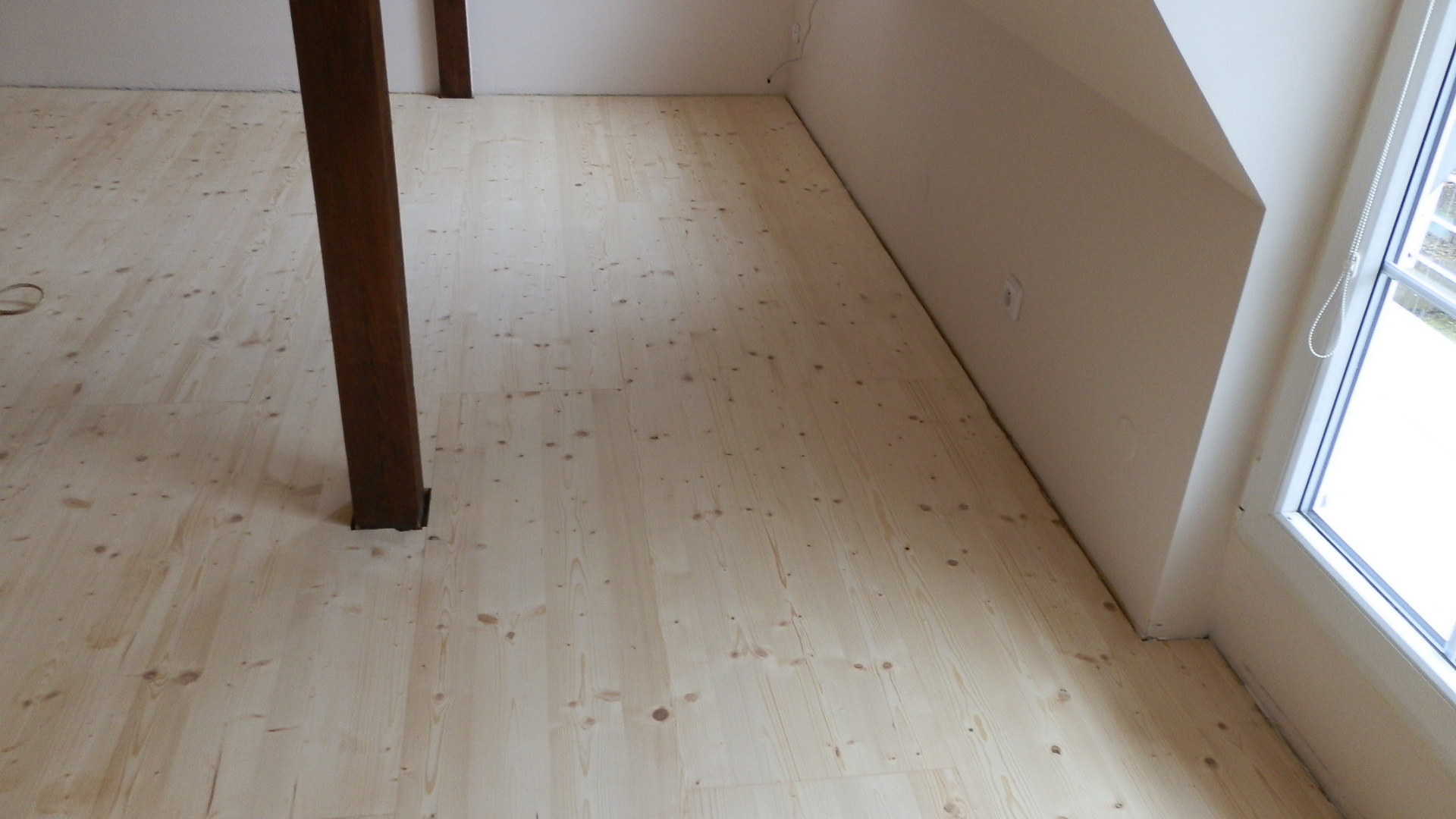 Renovace smrkové podlahy - fotografie 16